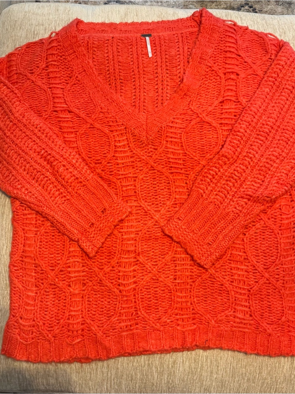 Free People Cozy V-Neck Cable Knit Sweater Salmon Size Large NWOT